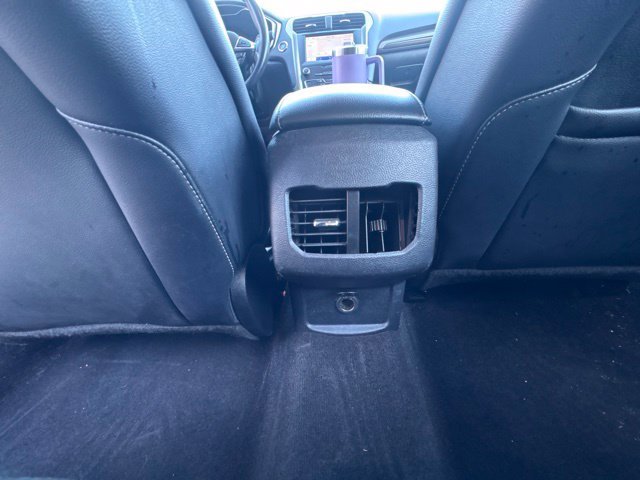 Used 2020 Ford Fusion SEL FWD image 16
