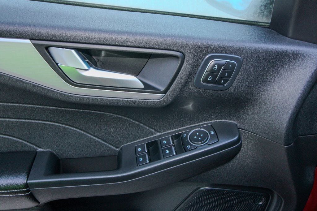 Used 2023 Ford Escape Platinum AWD/4WD image 12