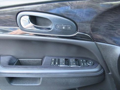 Used 2015 Buick Enclave Premium w/ Experience Buick Package FWD image 20