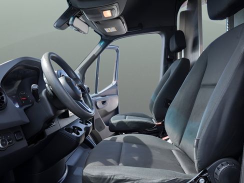 Used 2019 Mercedes-Benz Sprinter 144 image 16