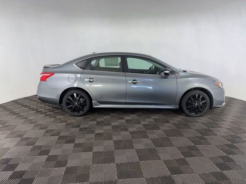 Used 2017 Nissan Sentra SR w/ SR Midnight Edition image 6