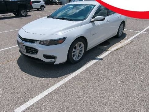 Used 2016 Chevrolet Malibu LT FWD image 1