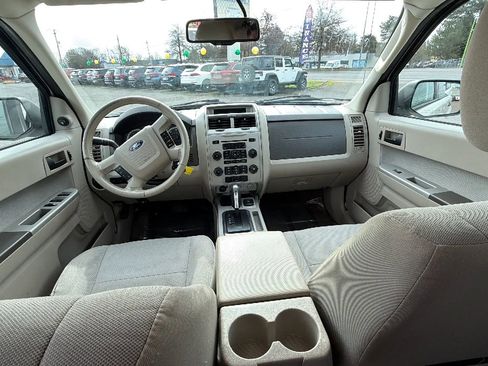 Used 2010 Ford Escape Limited image 12