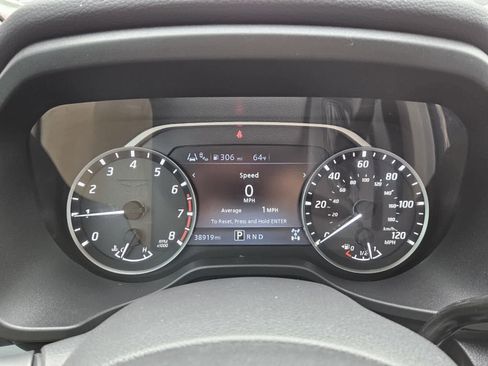 Used 2024 Nissan Titan SV w/ SV Convenience Package image 14