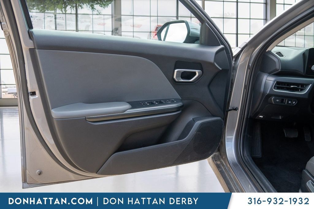 Used 2025 Kia K4 FWD image 17