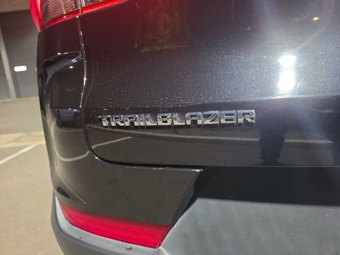 Used 2021 Chevrolet TrailBlazer LT FWD image 29