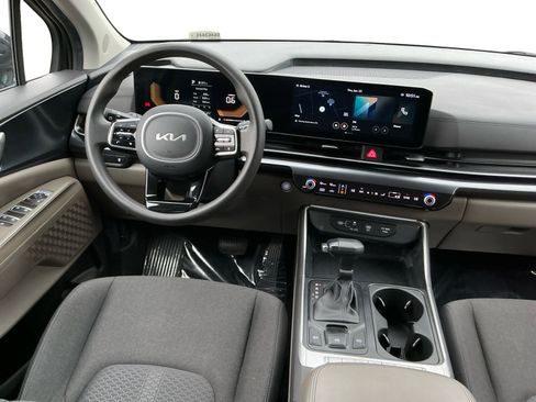 Used 2025 Kia Carnival LX image 14