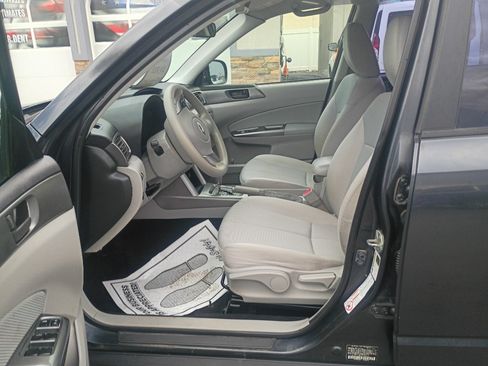 Used 2012 Subaru Forester 2.5X w/ Alloy Wheel Pkg AWD/4WD image 12