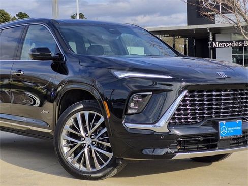 Used 2025 Buick Enclave Avenir w/ Super Cruise Package image 7