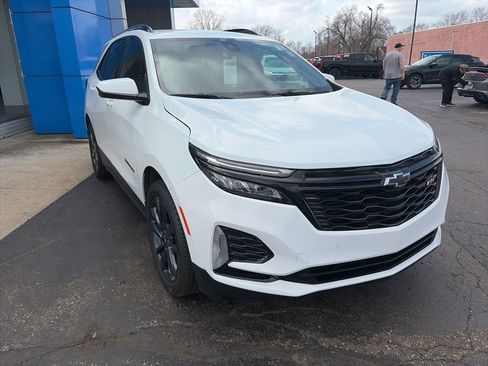 Used 2024 Chevrolet Equinox RS w/ LPO, Floor Liner Package image 5
