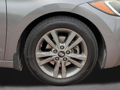Used 2018 Hyundai Elantra SEL FWD image 7