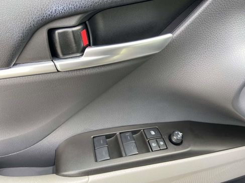 Used 2023 Toyota Camry SE image 11