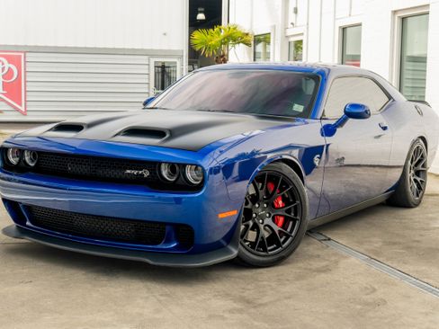 Used 2019 Dodge Challenger SRT Hellcat w/ Laguna Leather Package RWD image 3