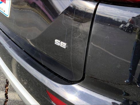 Used 2024 Mitsubishi Outlander SE image 8