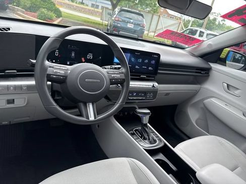 Certified 2024 Hyundai Kona SEL AWD/4WD image 23