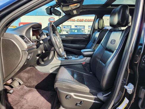 Used 2018 Jeep Grand Cherokee Overland image 12