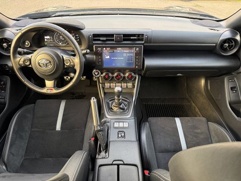 Used 2024 Toyota GR86 Premium image 13