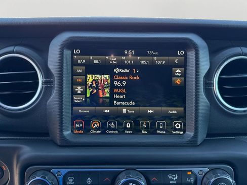 Used 2023 Jeep Wrangler Unlimited Sahara w/ Cold Weather Group AWD/4WD image 18