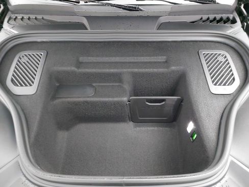 New 2026 Porsche Macan 4 Electric image 33