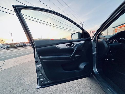 Used 2020 Nissan Rogue Sport SV w/ Technology Package image 15