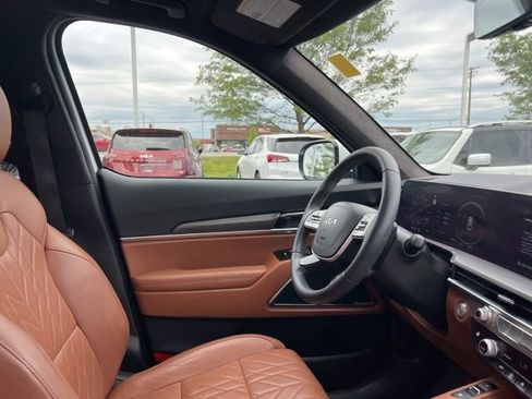 Certified 2025 Kia Telluride SX Prestige X-Line AWD/4WD image 46