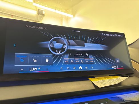 Used 2025 BMW X3 xDrive30i w/ Premium Package image 26