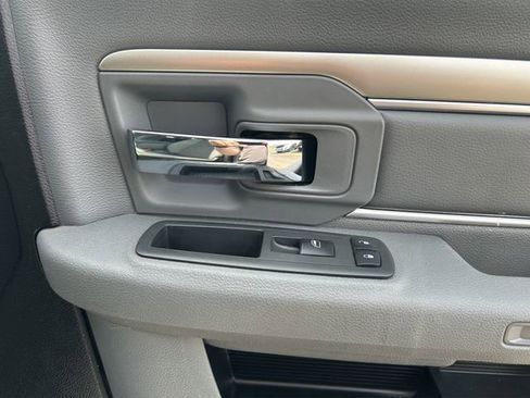 Used 2019 RAM 1500 Classic SLT w/ Luxury Group AWD/4WD image 19