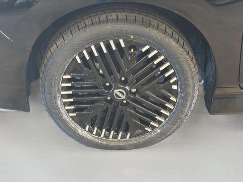 Used 2025 Nissan Leaf SV Plus FWD image 11