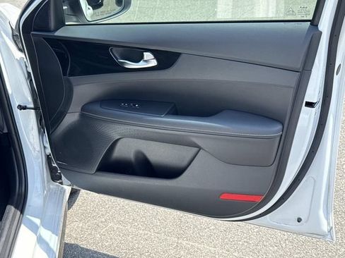 Used 2023 Kia Forte GT-Line w/ GT-Line Premium Package FWD image 8