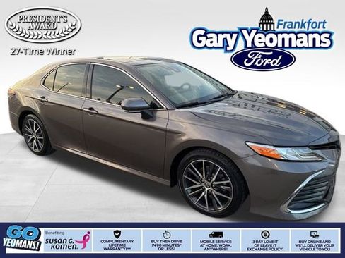 Used 2023 Toyota Camry XLE image 1