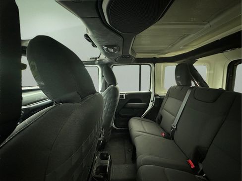 Used 2019 Jeep Wrangler Unlimited Sahara AWD/4WD image 22