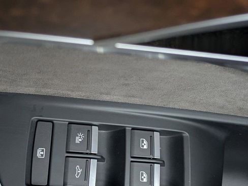 Used 2021 Audi A8 L 3.0T w/ Executive Plus Package image 16