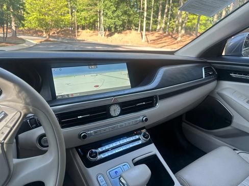 Used 2021 Genesis G90 3.3T Premium RWD image 13