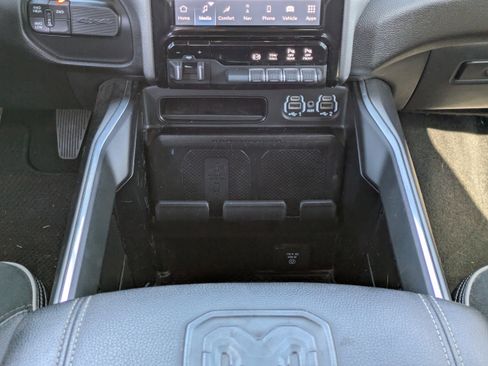 Used 2024 RAM 3500 Laramie w/ Night Edition image 17