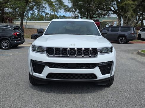 New 2026 Jeep Grand Cherokee L Limited w/ Luxury Tech Group II RWD image 10