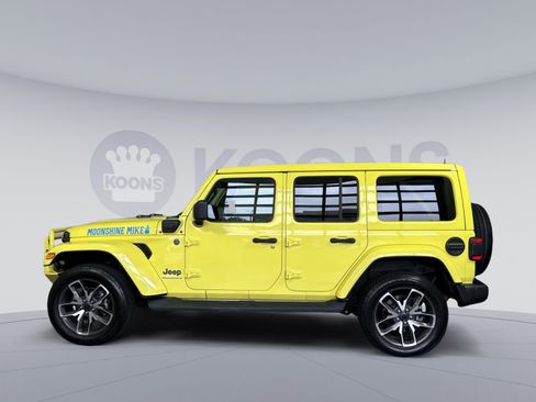 Used 2024 Jeep Wrangler Unlimited w/ Convenience Group AWD/4WD image 2