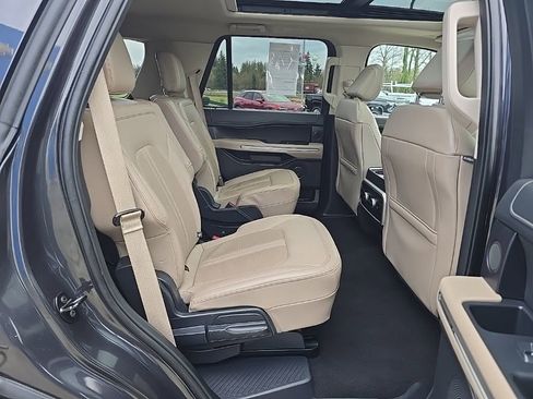 Used 2024 Ford Expedition Limited image 28