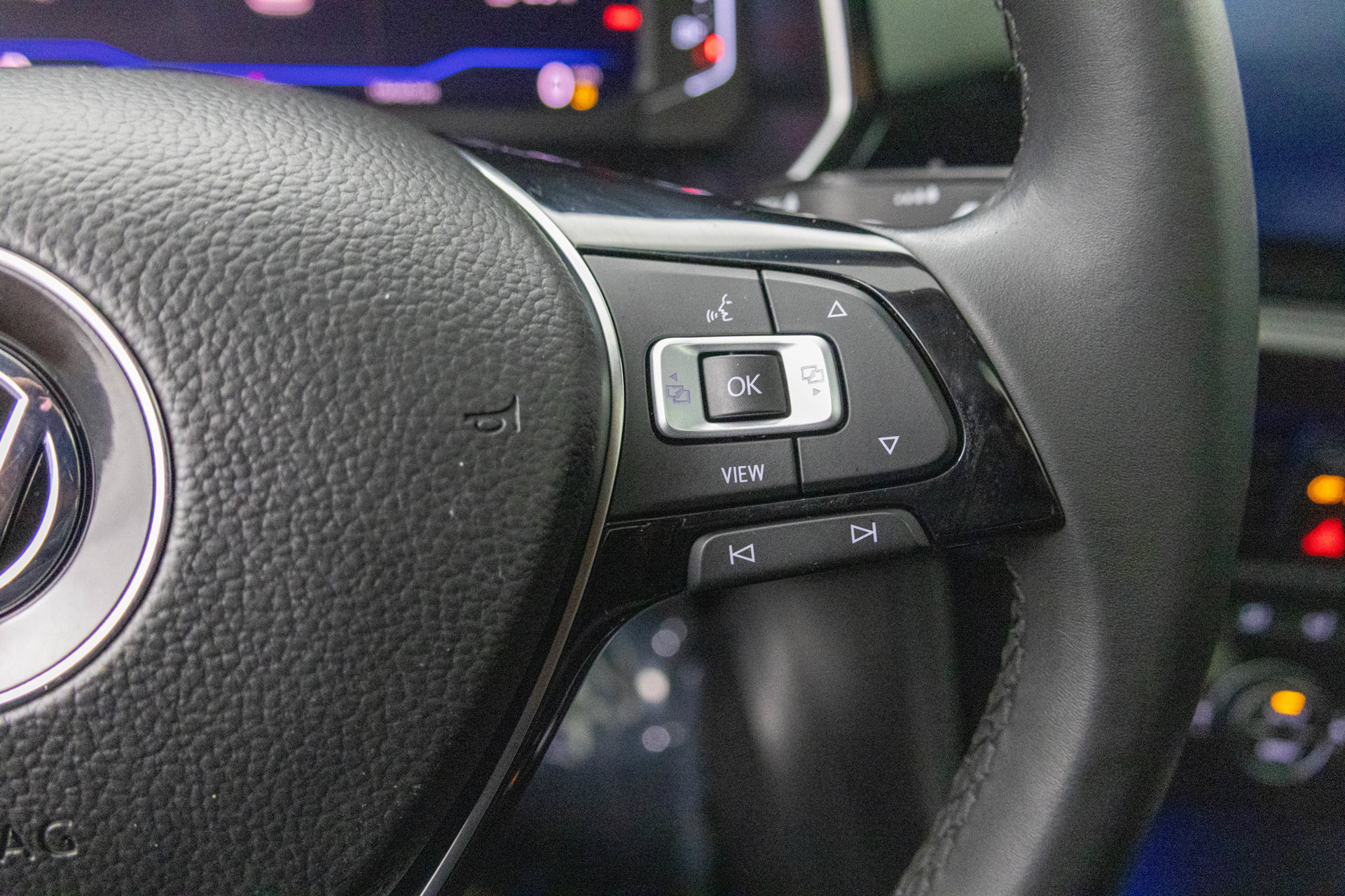 Used 2019 Volkswagen Jetta SEL w/ Cold Weather Package FWD image 16