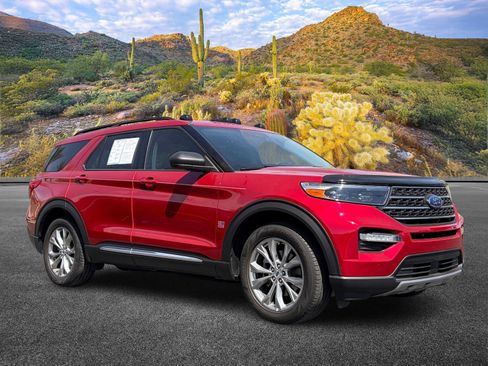 Used 2023 Ford Explorer XLT w/ Equipment Group 202A image 2