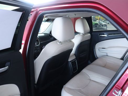 Used 2017 Chrysler 300 C w/ Light Group image 29