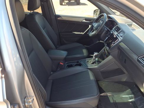 Certified 2024 Volkswagen Tiguan SE R-Line image 11