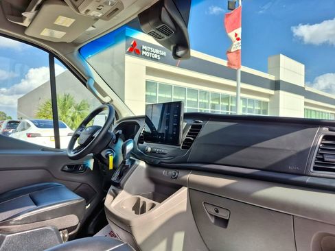 Used 2022 Ford Transit 350 Medium Roof RWD image 24