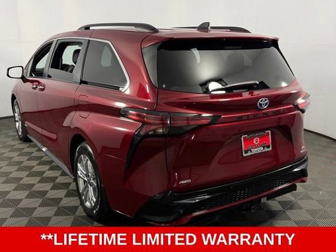 Used 2021 Toyota Sienna XSE w/ XSE Plus Package AWD/4WD image 3