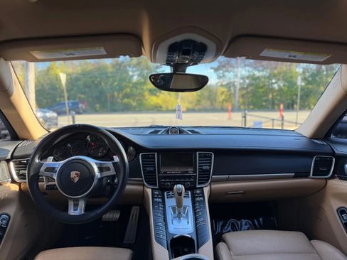 Used 2013 Porsche Panamera 4 Platinum Edition image 22
