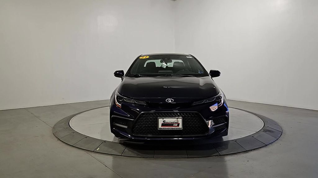 Used 2021 Toyota Corolla SE w/ SE Premium Package FWD image 9