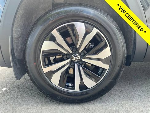 Used 2024 Volkswagen Atlas SE AWD/4WD image 14