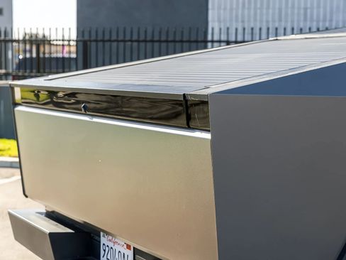 Used 2024 Tesla Cybertruck AWD Crew Cab image 12