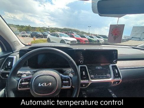 Used 2022 Kia Sorento SX Prestige w/ Rust Color Package AWD/4WD image 12
