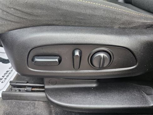 Used 2019 Chevrolet Traverse LT FWD image 57