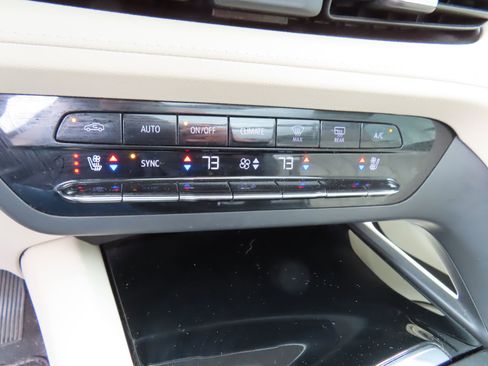 Used 2023 Buick Envision Avenir AWD/4WD image 28